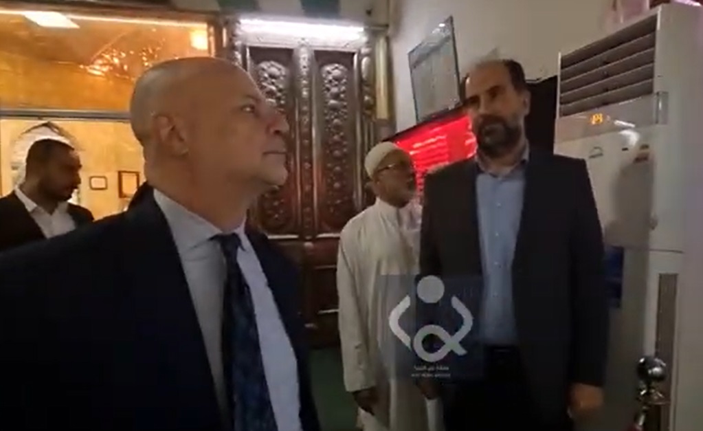 فيديو:نائب بلاسخارت يتجول في متحف الامام الحسين (عليه السلام) ويطلع على النفائس المعروضة