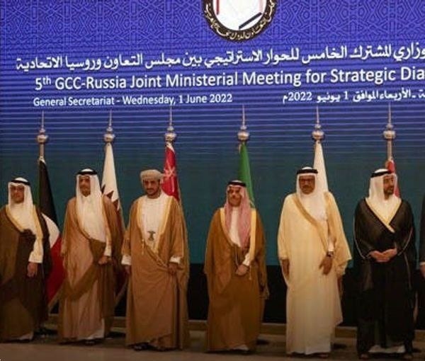 مجلس التعاون الخليجي يؤكد على ضرورة حل الخلافات مع إيران بالطرق السلمية