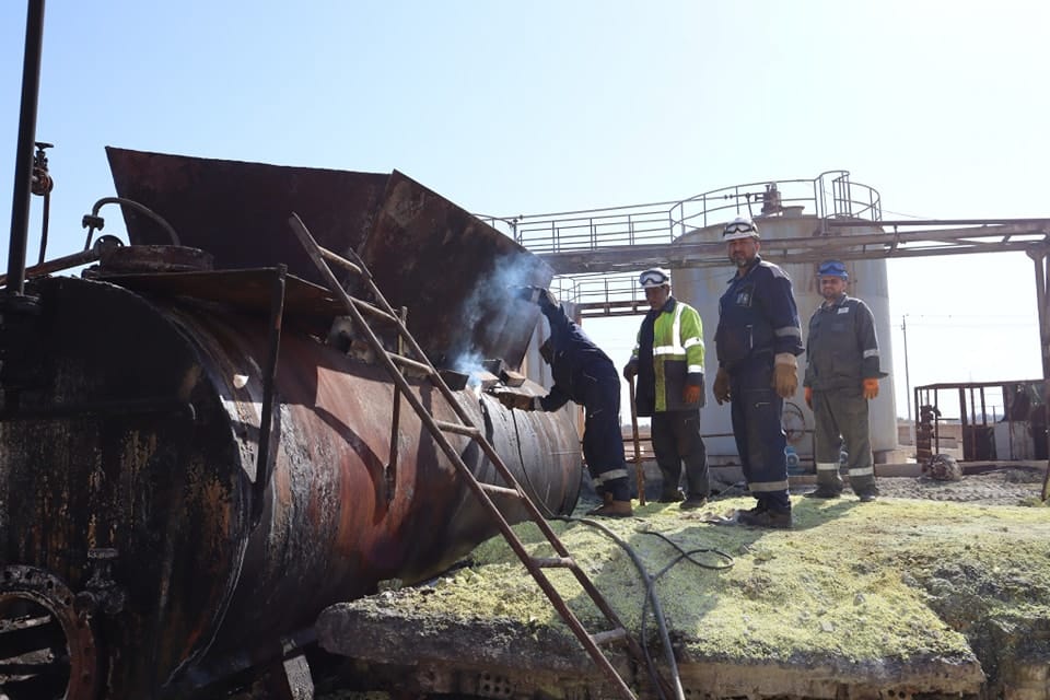 الصناعة تعلـن إستئنـاف العمـل والإنتاج في مصنـع حامض الكبريتيك المُركـز