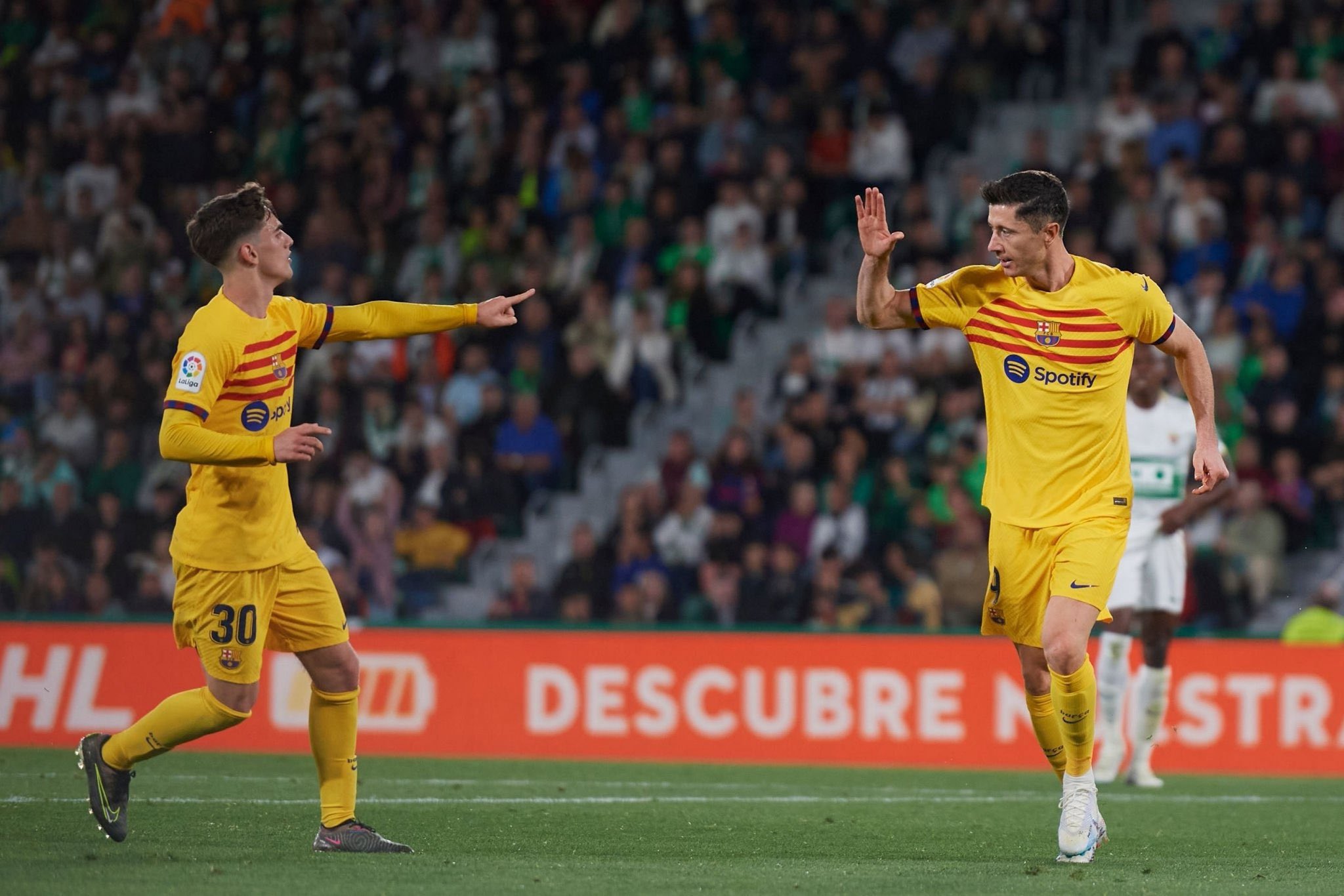 برشلونة يسحق إليتشي برباعية نظيفة