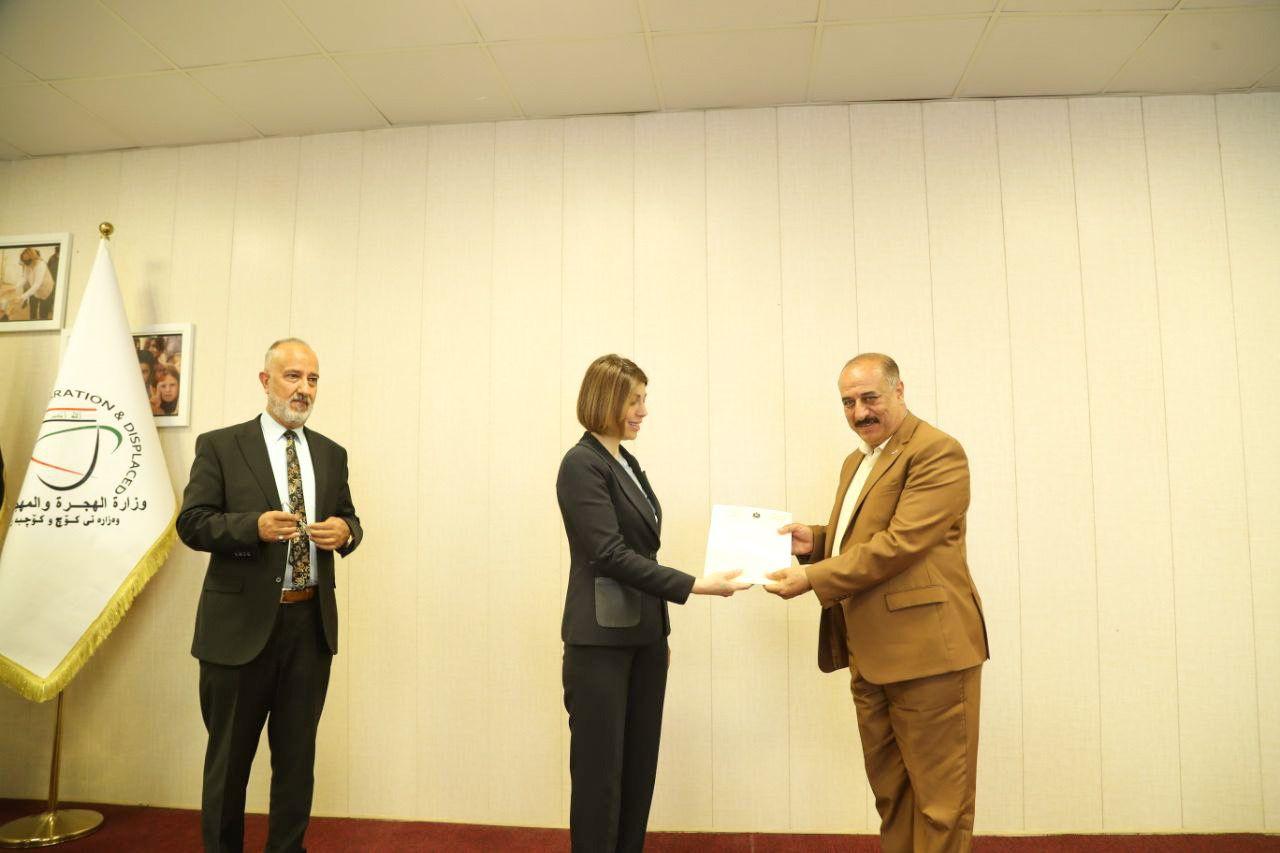 الهجرة تحتفي بالموظفين المحالين إلى التقاعد وتوجه بسرعة إنجاز معاملاتهم التقاعدية