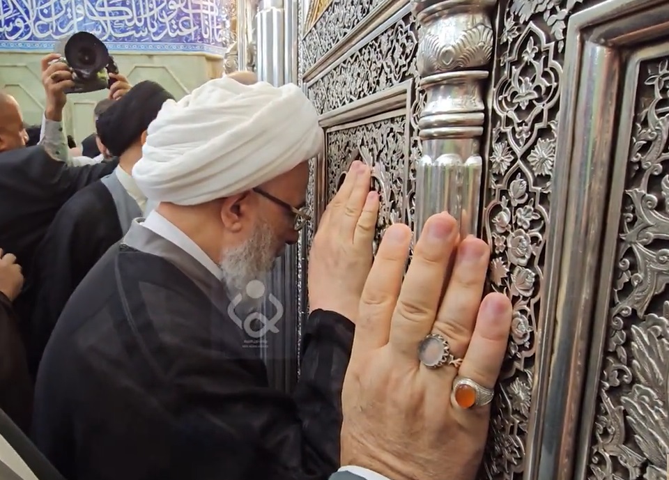 فيديو:الشيخ عبد المهدي الكربلائي يزور مرقد ابي الفضل العباس عليه السلام بمناسبة عيد الفطر المبارك