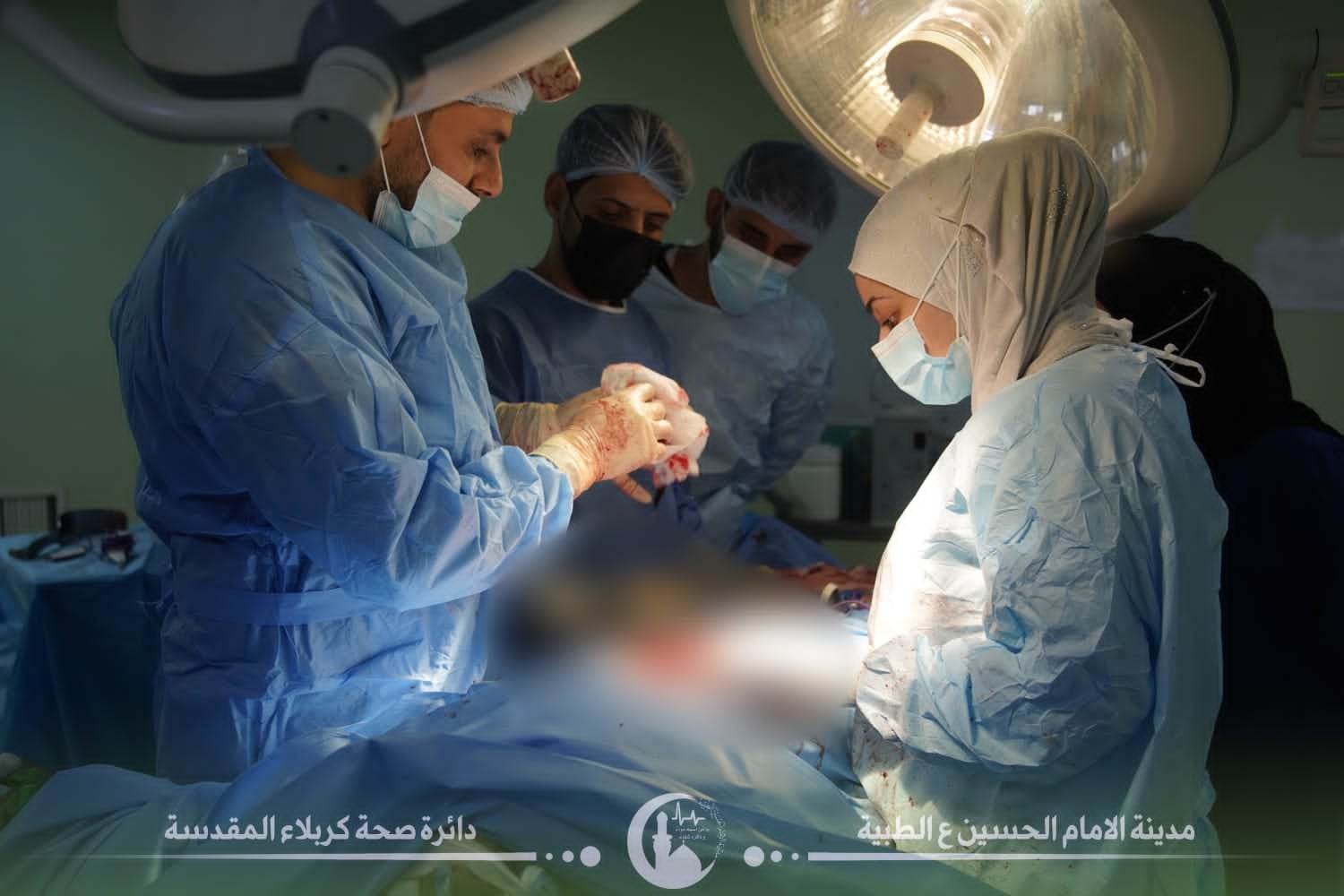 في كربلاء : نجاح عملية مُعقدة لمريض أربعيني من ذوي الإعاقة وزنه 19 كغم