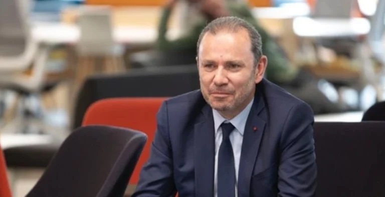 السفير الفرنسي في المغرب يكشف أن ابنه مسلم