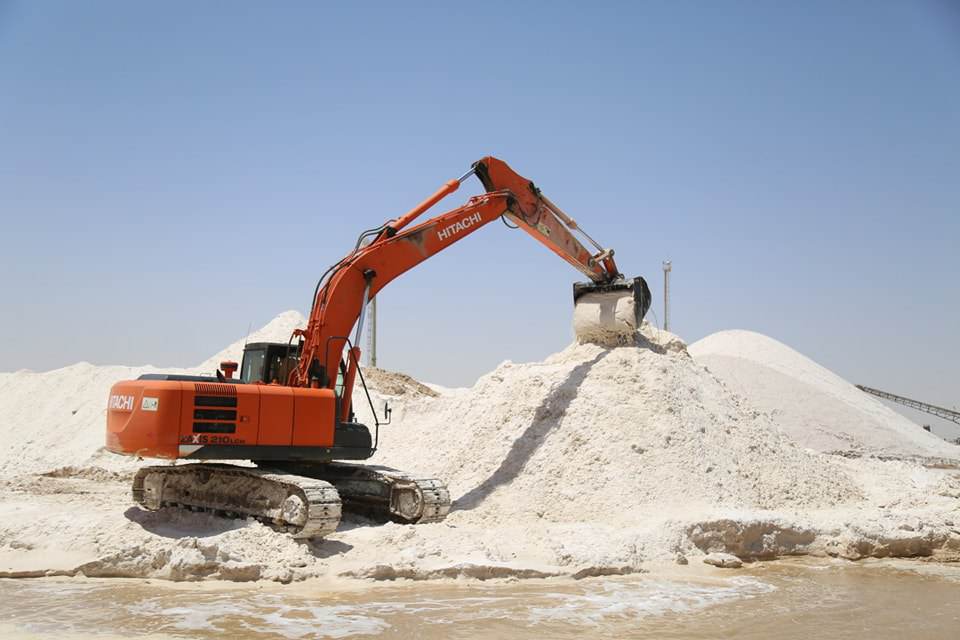 مملحـة السمـاوة تنتـج ( ٣٠٠ ) ألـف طـن سنويـاً مـن الملـح الصناعـي