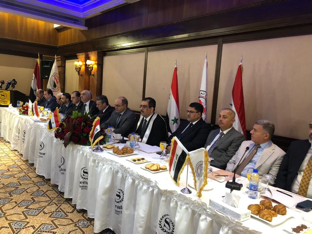 وزير التجارة يلتقي رئيس الوزراء السوري لبحث سبل تعزيز العلاقات الثنائية