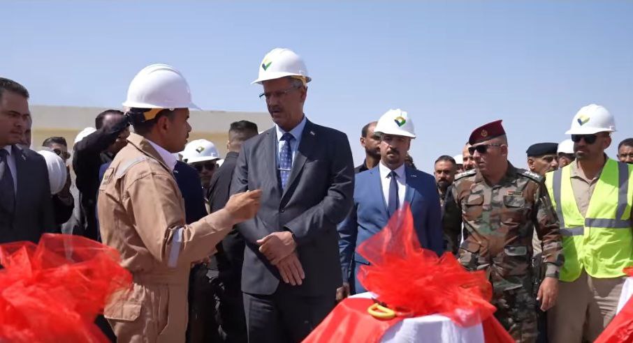 افتتح مشروعين في حقل مجنون النفطي وزير النفط: اضافة (10) مليار برميل للاحتياطي النفطي و(8) ترليون من الغاز