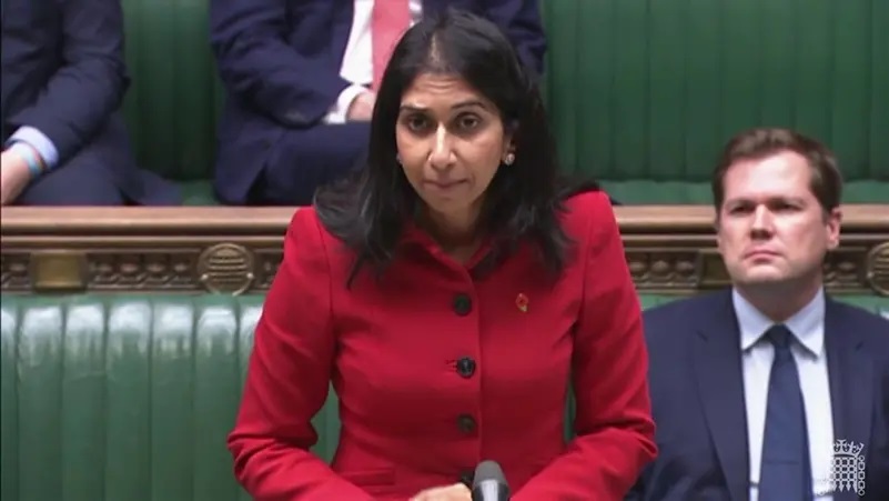 مخالفة سير قد تطيح بوزيرة داخلية بريطانيا