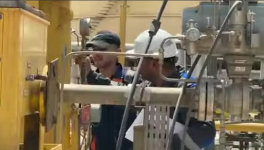 محطة كهربائية في  بغداد تشغل ثمانية من وحداتها على الغاز الطبيعي العراقي