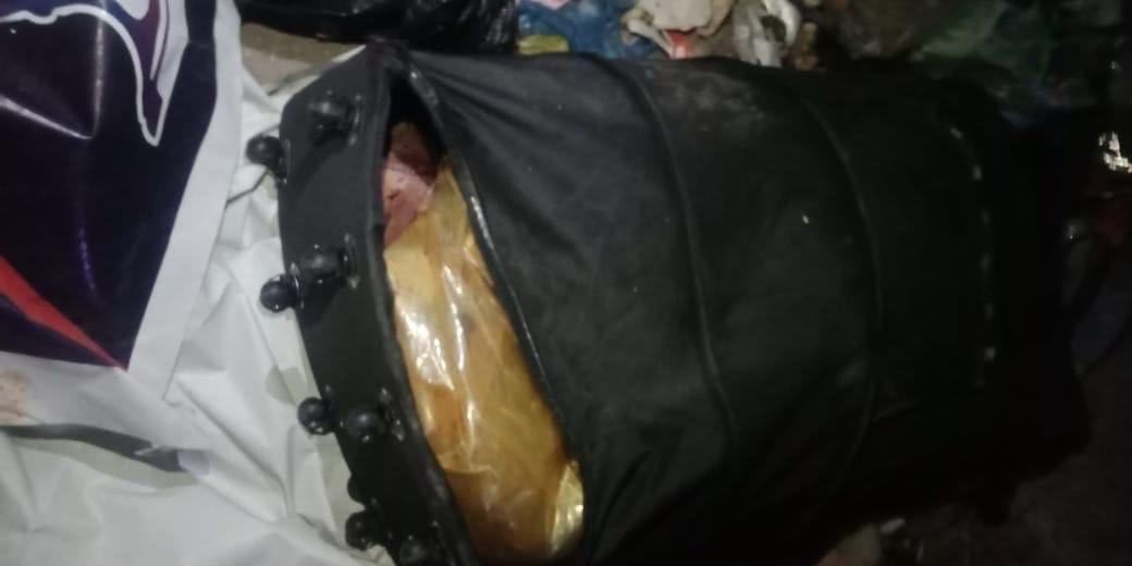 العثور على جثة مجهولة الهوية داخل حقيبة سفر شرقي بغداد (صور)