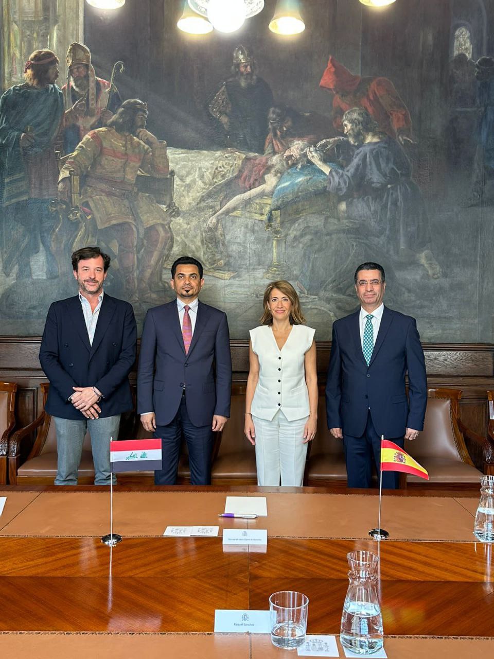 وزير  النقل يلتقي نظيرته الإسبانية في برشلونة