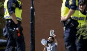 القضاء العراقي يطلب استرداد حارق القران من السويد