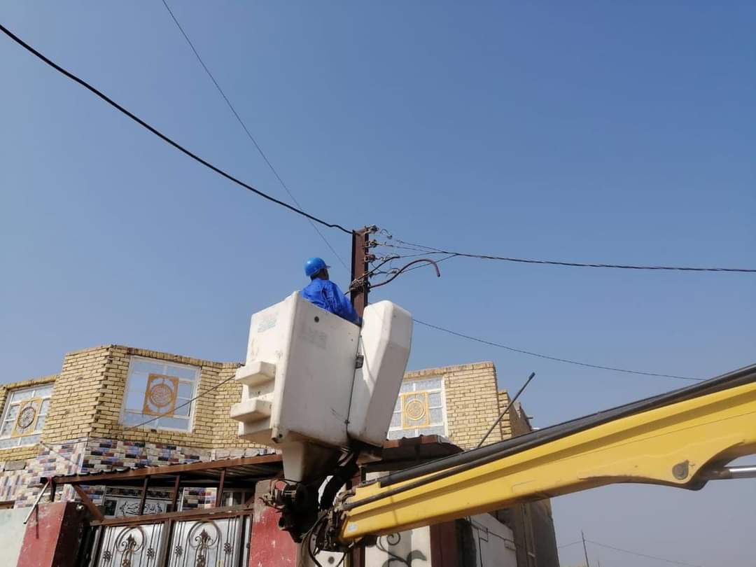 كهرباء ذي قار تزيل ( ٤٦٤) حالة تجاوز عن الشبكة الوطنية