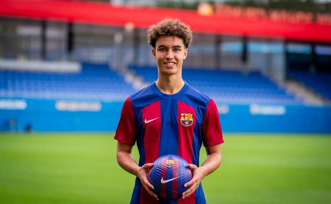 رسميا.. برشلونة يقتنص موهبة واعدة من اصول عراقية