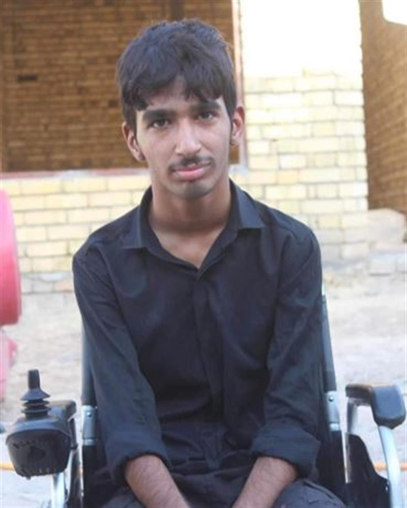 طالب مصاب بشلل رباعي يحقق نجاحا ملفتا في ذي قار