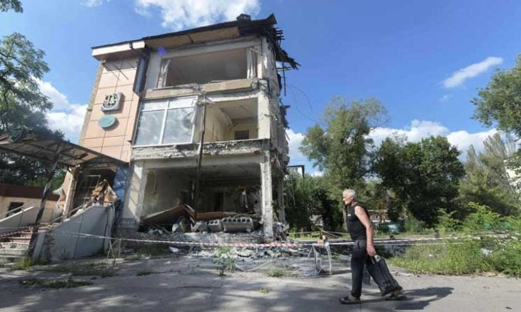 مقتل ستة أشخاص بينهم رضيعة في قصف روسي على جنوب أوكرانيا