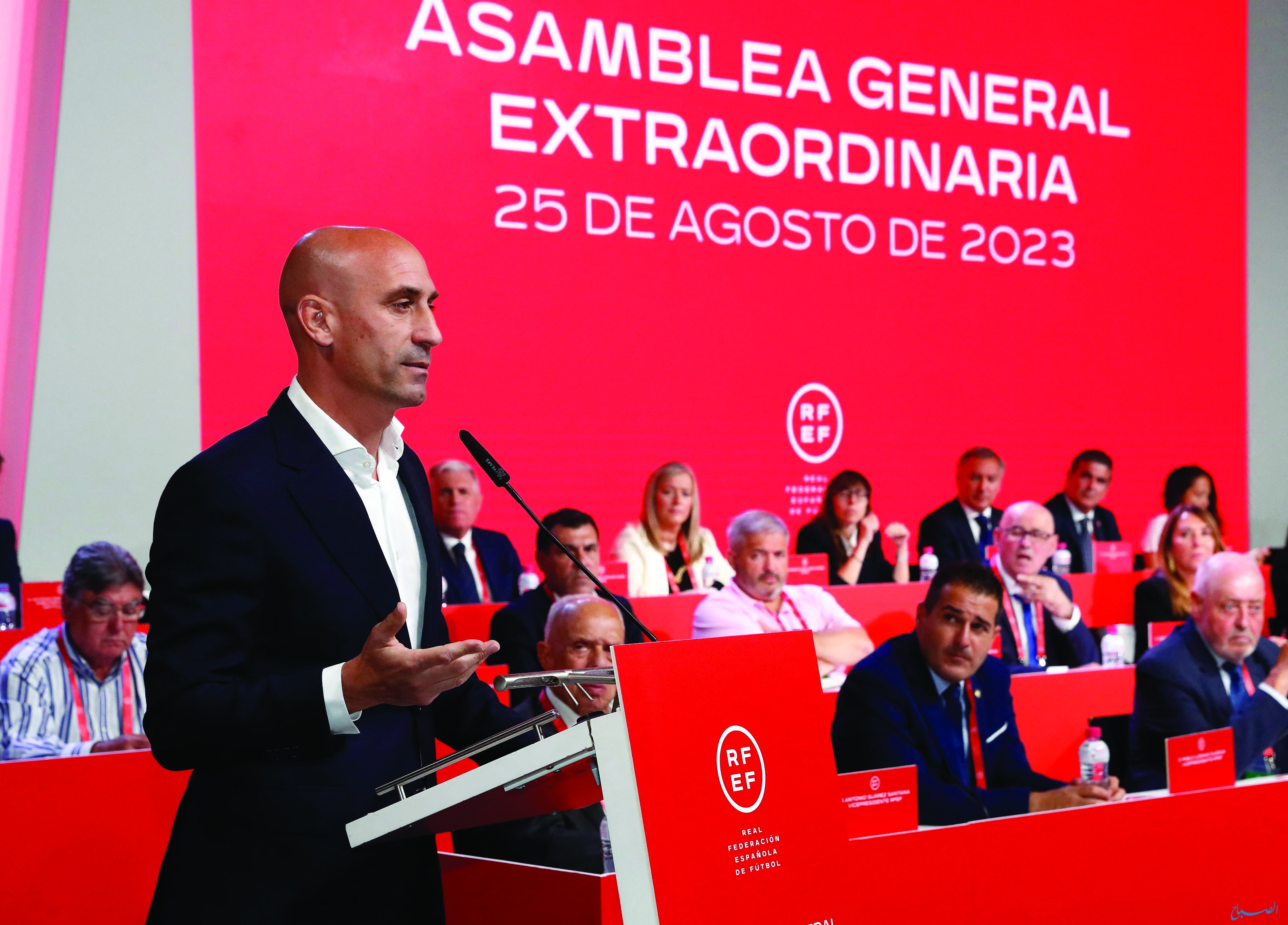 رئيس الاتحاد الإسباني يرفض الاستقالة