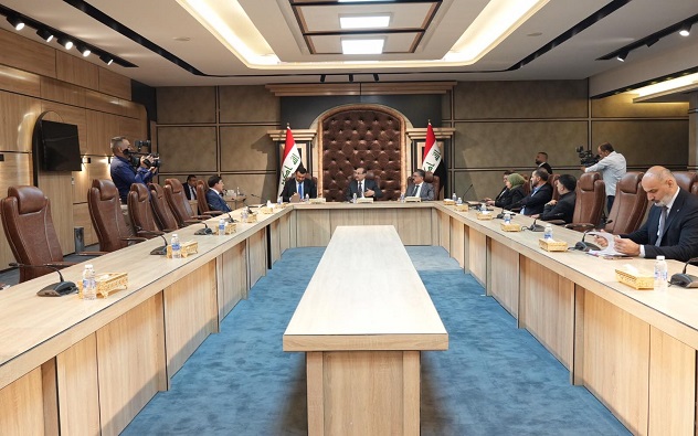 المالية النيابية تكشف عن مخرجات اجتماعها مع محافظ البنك المركزي