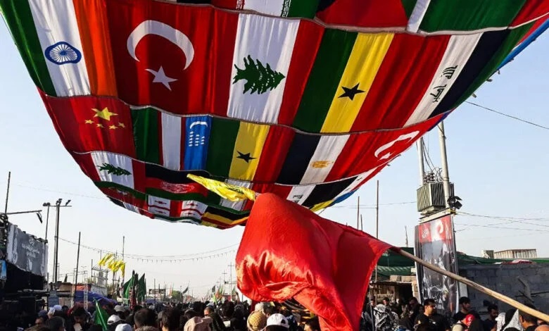 أكثر من 80 دولة.. تدفق زائري الإمام الحسين (عليه السلام) صوب العتبات المقدسة