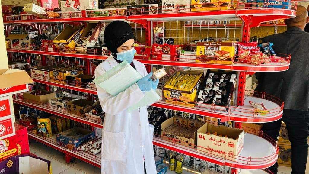 اتلاف أكثر من ربع طن من المواد الغذائية منتهية الصلاحية في البصرة