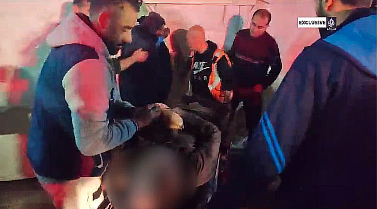 استشهاد مراسل تلفزيوني وعائلته جراء قصف إسرائيلي استهدف منزله في غزة