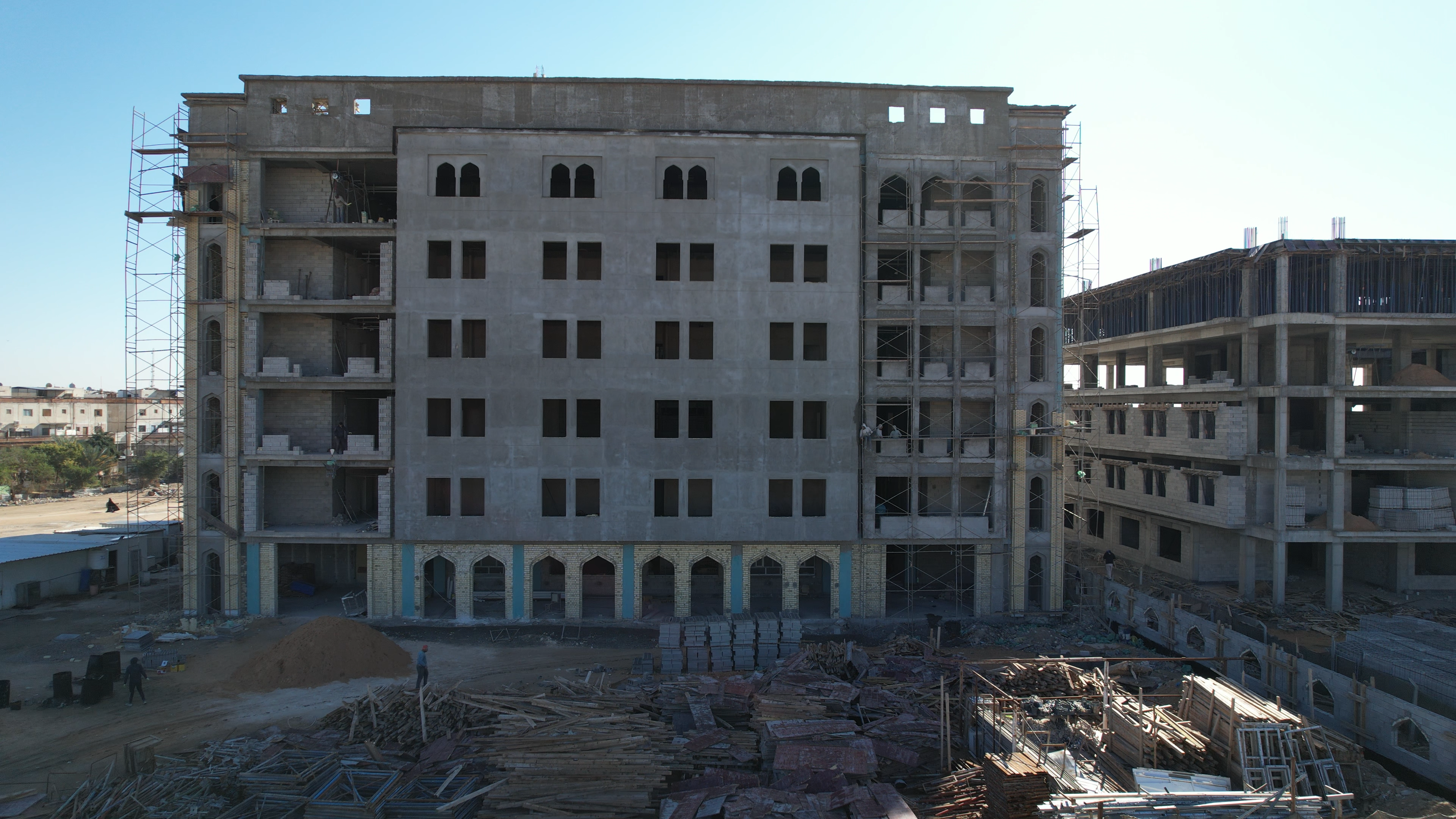 انجاز مراحل متقدمة لأكبر مشروع إيواء لفاقدي الرعاية والتأهيل المجتمعي في كربلاء (فيديو)