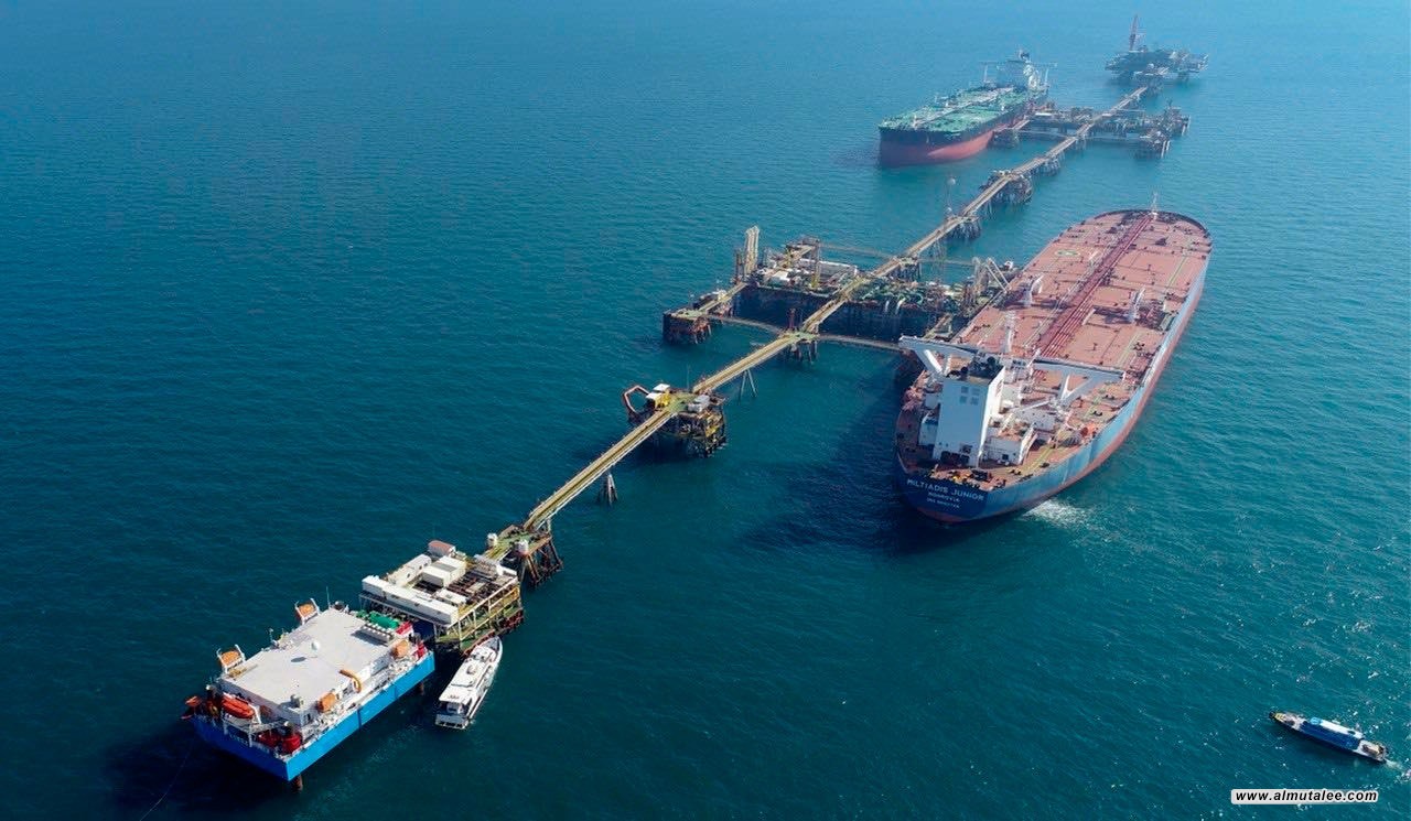 العراق يخفض إنتاجه النفطي بمقدار "130" ألف برميل يومياً