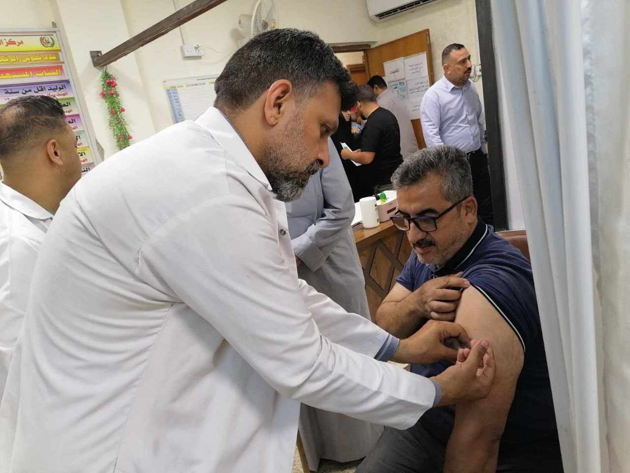 صحة كربلاء تُباشر بفحص وتلقيح الحجاج