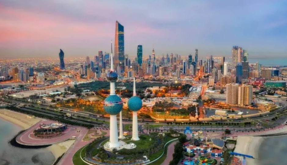 الكويت: إحالة وزراء ونواب سابقين إلى المحاكمة بتهم مختلفة