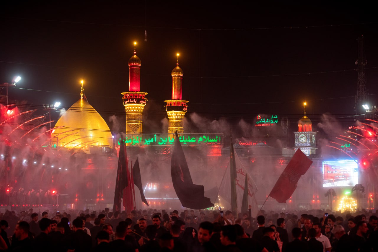 الملايين تجوب كربلاء ليلا : مواكب العزاء ليلة الخامس من محرم 1446هـ(مصور)