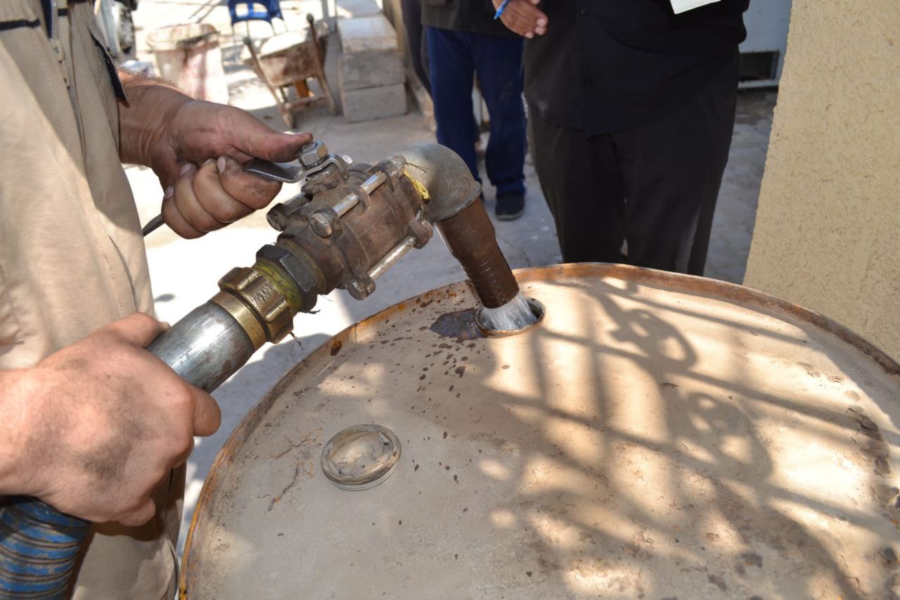 فرع كربلاء لتوزيع المنتجات:اطلاق تجهيز  النفط الابيض بكمية (١٠٠) لتر