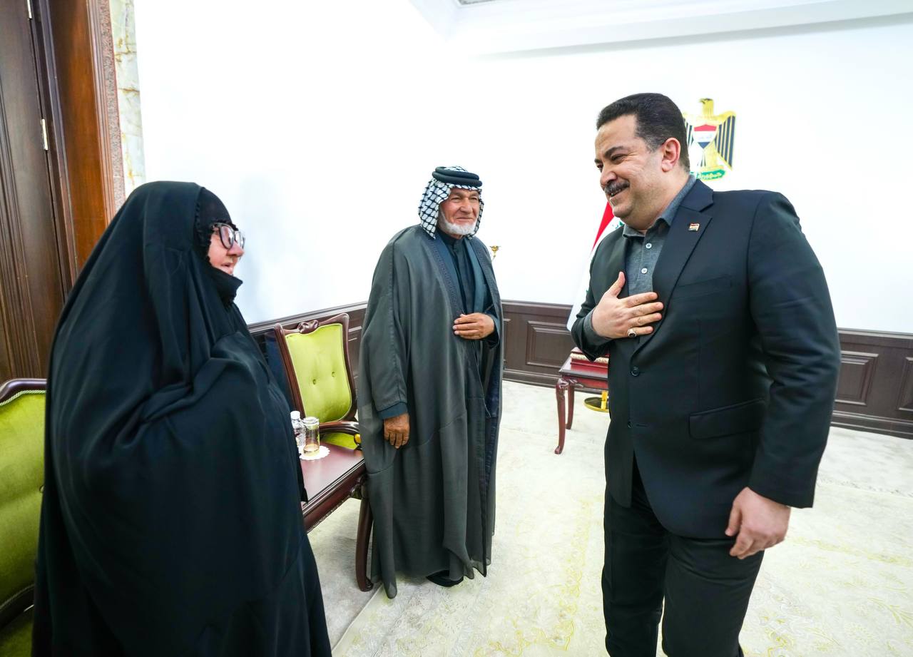 رئيس الوزراء  يستقبل عائلة الشهيد حارث عبد علي السوداني ونخبة من كادر مسلسل النقيب