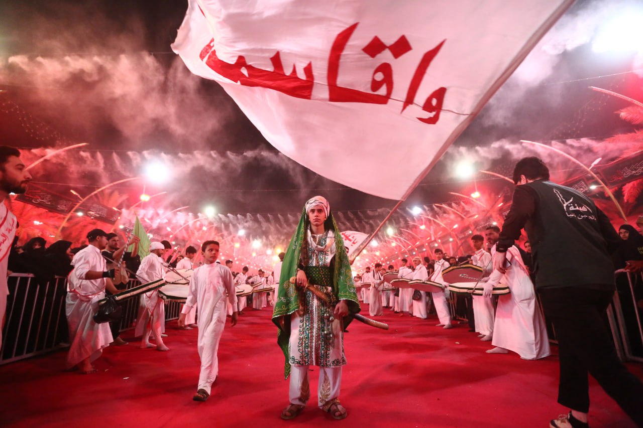 بالصور:مواكب وهيئات كربلاء تحيي مراسيم "عرس القاسم " (عليهما السلام)