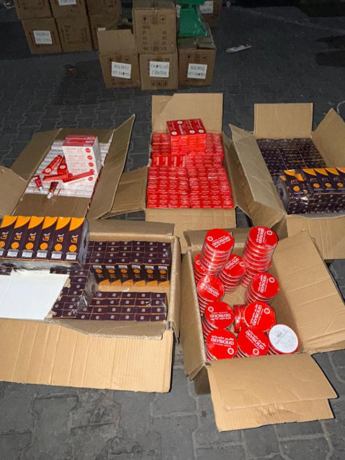 ضبط مواد طبية ومخدره في منفذي ميناء أم قصر والشلامجة (صور)