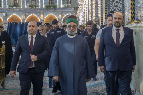 السفير التشيكي يزور كربلاء ومراقدها المقدسة ويشيد بمشاريعها الخدمية