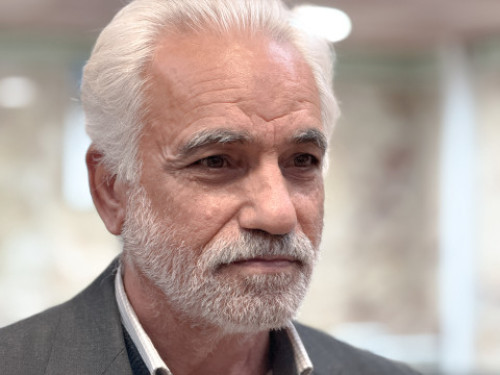 ما الفرق بين المؤرخ والمترجم ؟