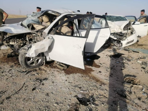 حادث مروع على طريق خرمشهر.. مصرع 5 عراقيين من البصرة ونجاة طفل وحيد