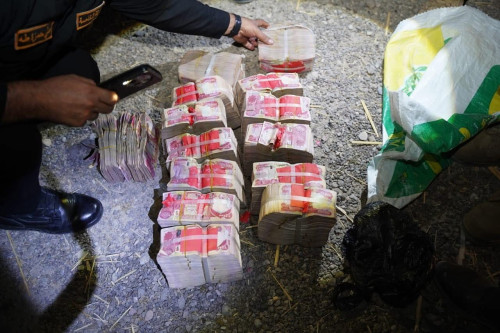 قوة مشتركة من شرطة ديالى تضبط مبلغاً مالياً مسروقاً بلغ اكثر من 373 مليون دينار