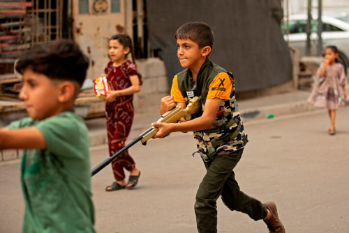 ألعاب العنف تهدد أطفال العراق