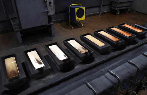 الذهب يسجل تراجعاً كبيراً