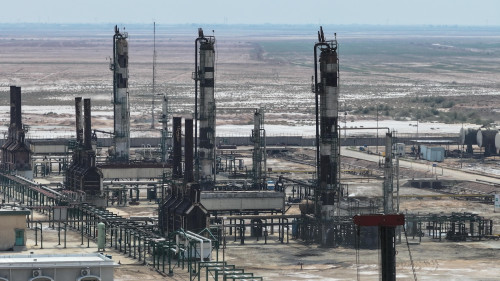 قانون النفط المعلّق يعمق أزمات الاقتصاد العراقي