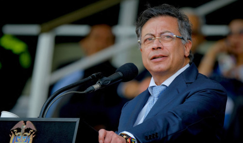 رئيس كولومبيا يواجه صعوبة في تحصيل راتبه بسبب العقوبات الأمريكية