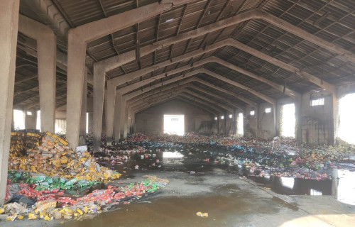 وزارة التجارة تعلق على حريق مخازن النجف: مؤجَّرة لمستثمرين