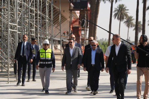 مشاريع اللحظات الأخيرة للحكومة.. تنمية حقيقية أم حملات انتخابية؟