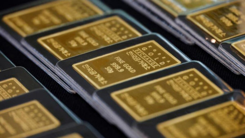 الذهب يهبط متأثراً بتقرير الوظائف الأمريكي وقوة الدولار