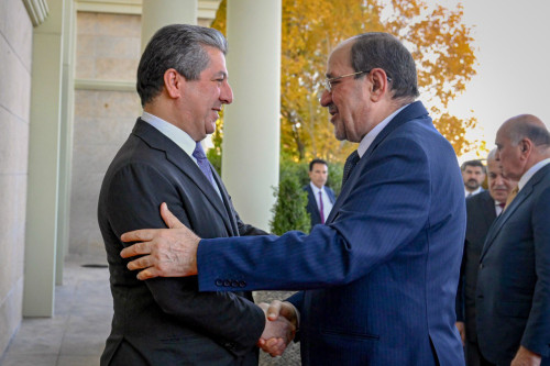 اتفقا على حل المشاكل العالقة.. المالكي ومسرور بارزاني يناقشان تشكيل الحكومة الجديدة