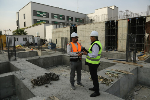 لاول مرة في المنطقة.. العتبة الحسينية تشيد مبنى لعلاج الاورام باجهزة عالمية فائقة الدقة بكربلاء (صور)