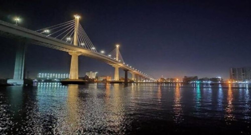 امرأة إيرانية فوق الجسر الإيطالي.. شرطة البصرة منعتها من القفز آخر لحظة