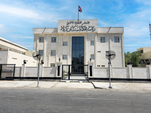 ضبط 3 مليارات دينار وعقارات ومركبات.. تفاصيل تفكيك شبكة ابتزاز وفساد في دائرة التقاعد والضمان الاجتماعي بكربلاء