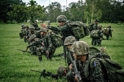 تايلاند تطلق عملية عسكرية واسعة قرب الحدود مع كمبوديا